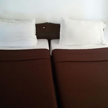Ashiana Apartment Мумбаи Номер фото